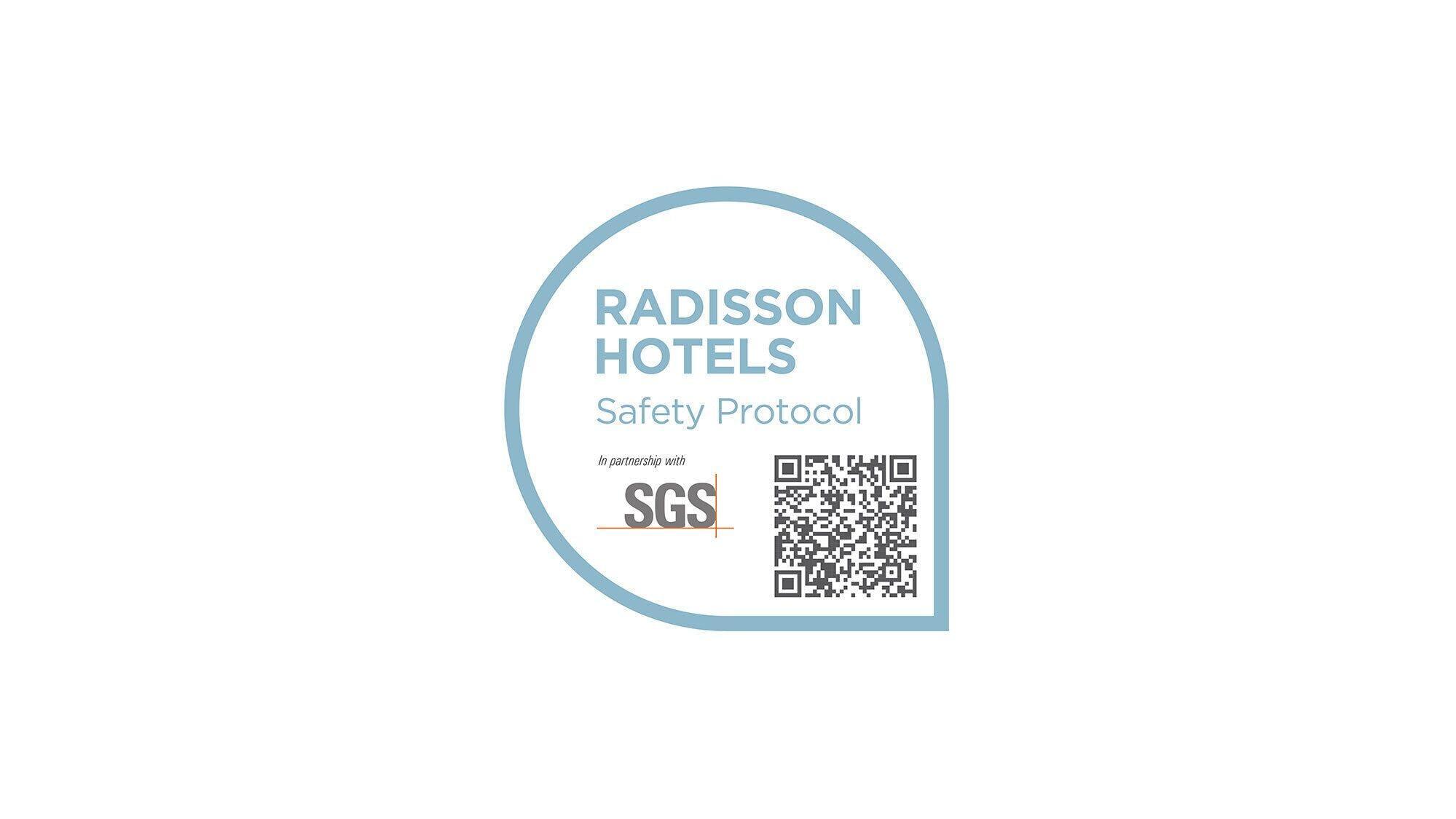 ホテル Radisson Red Miami Airport マイアミ・スプリングス エクステリア 写真